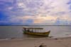00_boat-on-island