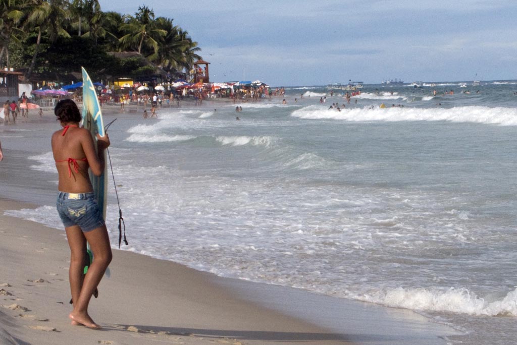 13_surf-girl-on-beach-in-frances