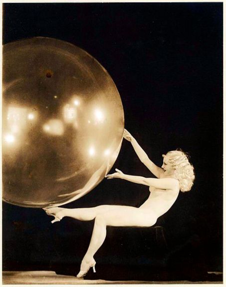 Sally Rand balloon dance