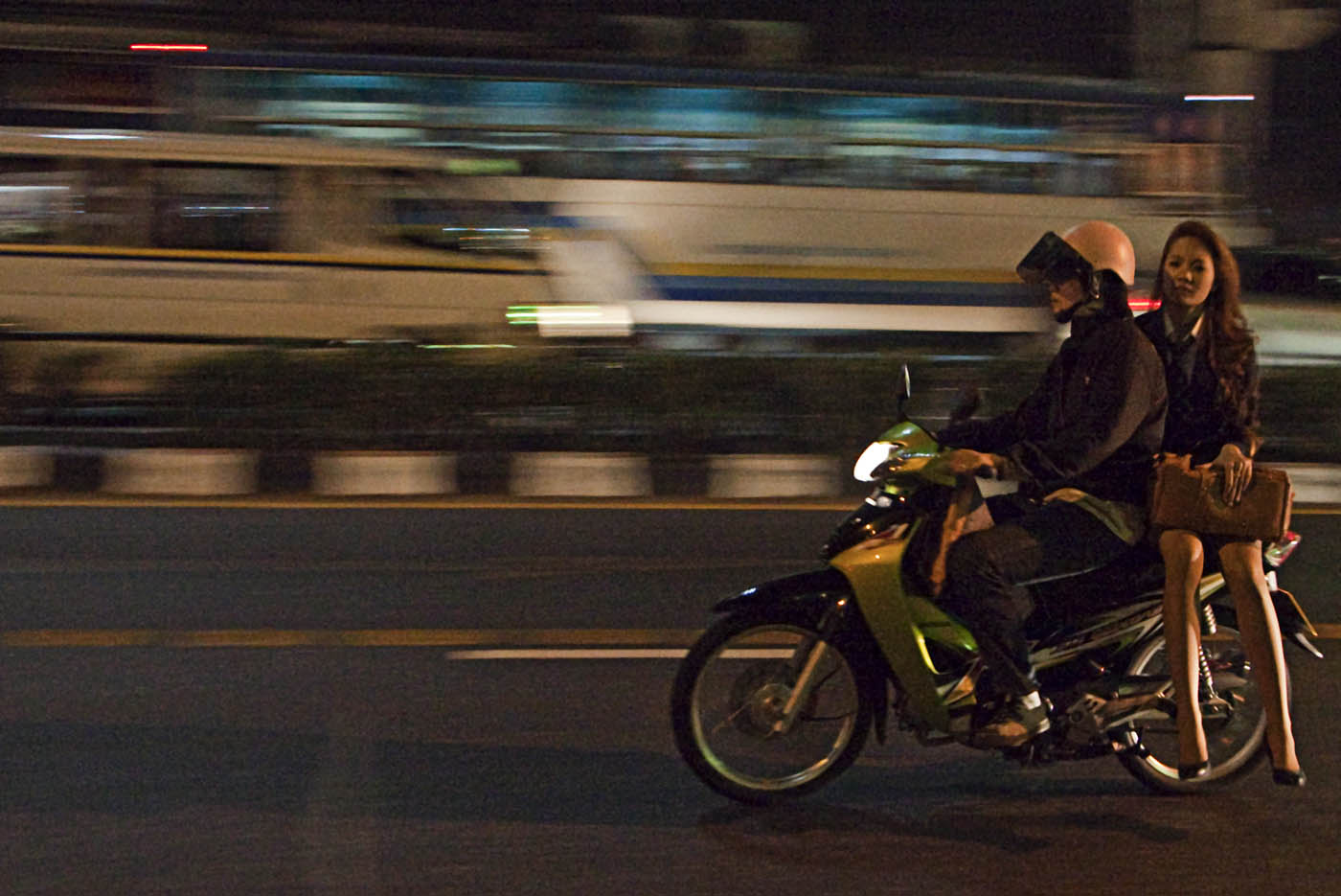 girls_on_bikes_26