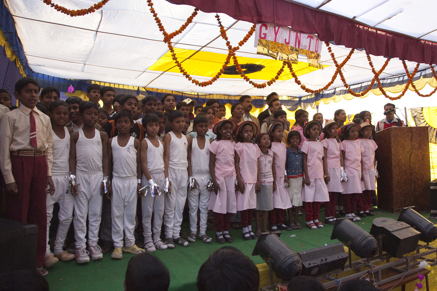 2010_cultural_performance_35