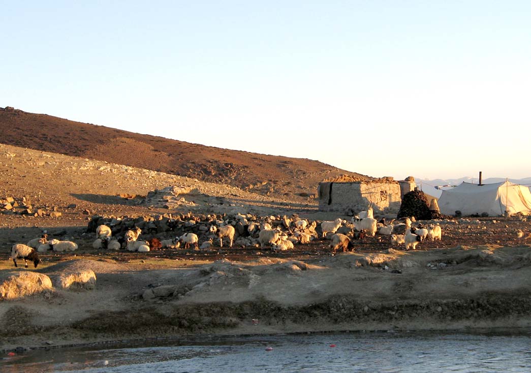 18_nomad_emcampment